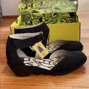 Fly London black cupido shoe sandal